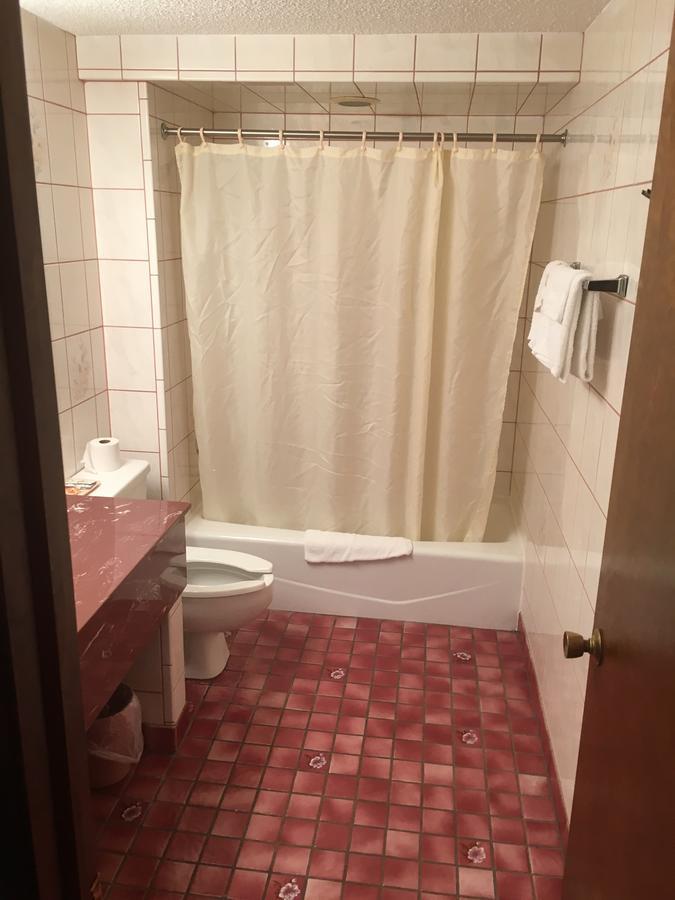 Midway Inn & Suites Oak Lawn Bagian luar foto